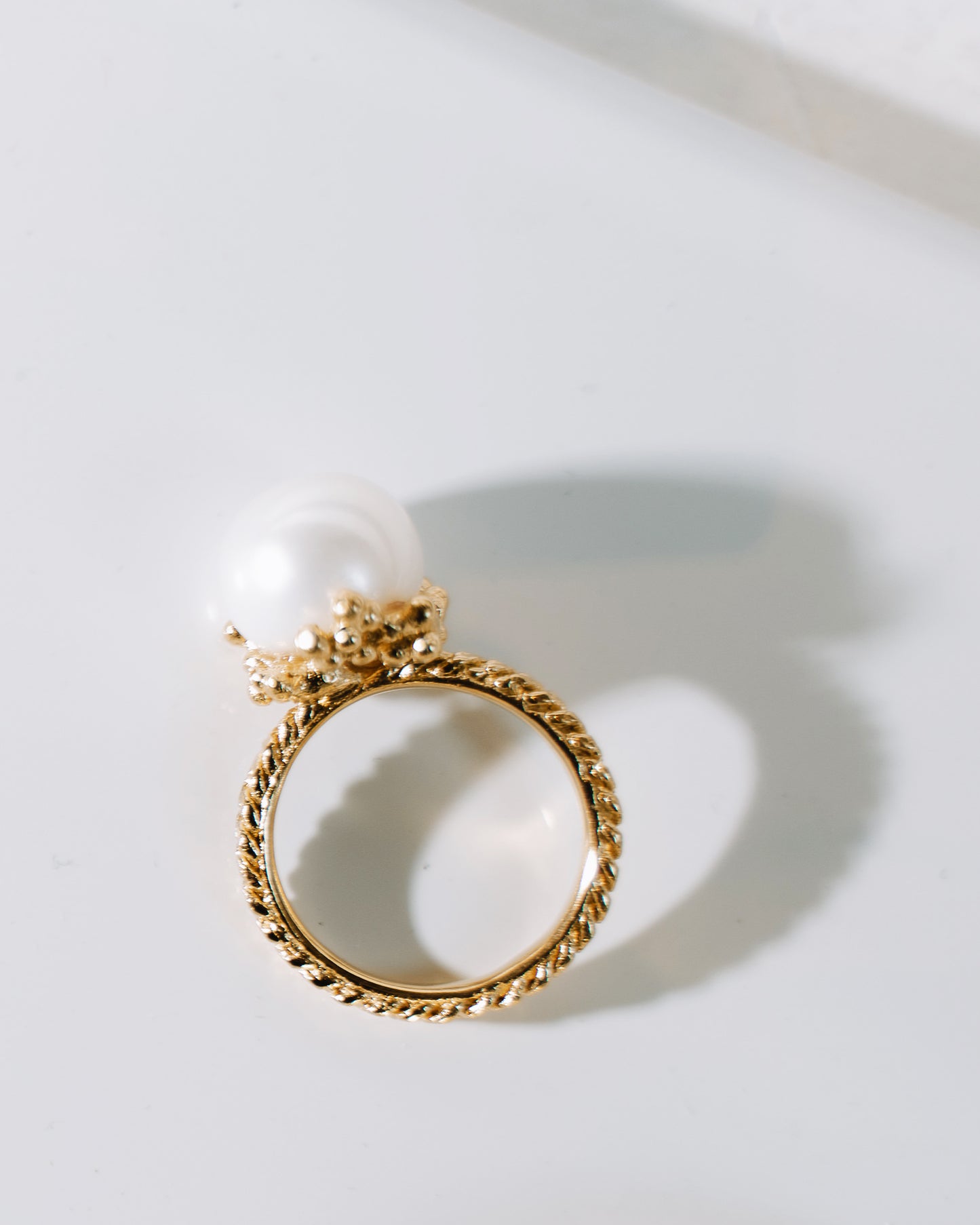 Vergulde Summer Kaviar statement ring met parel