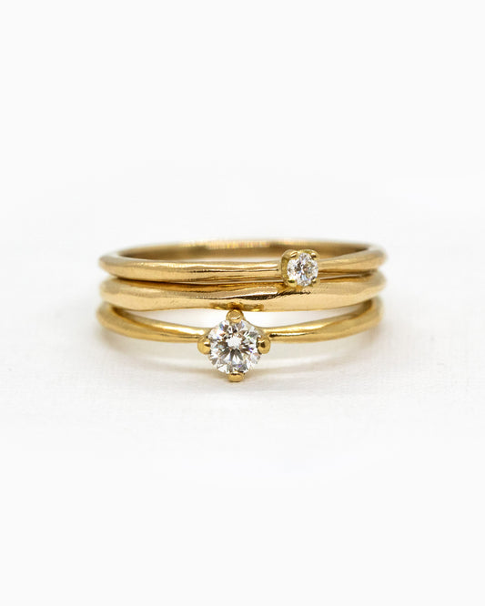 18K fairmined gold Kaviar Trio ring with white diamonds