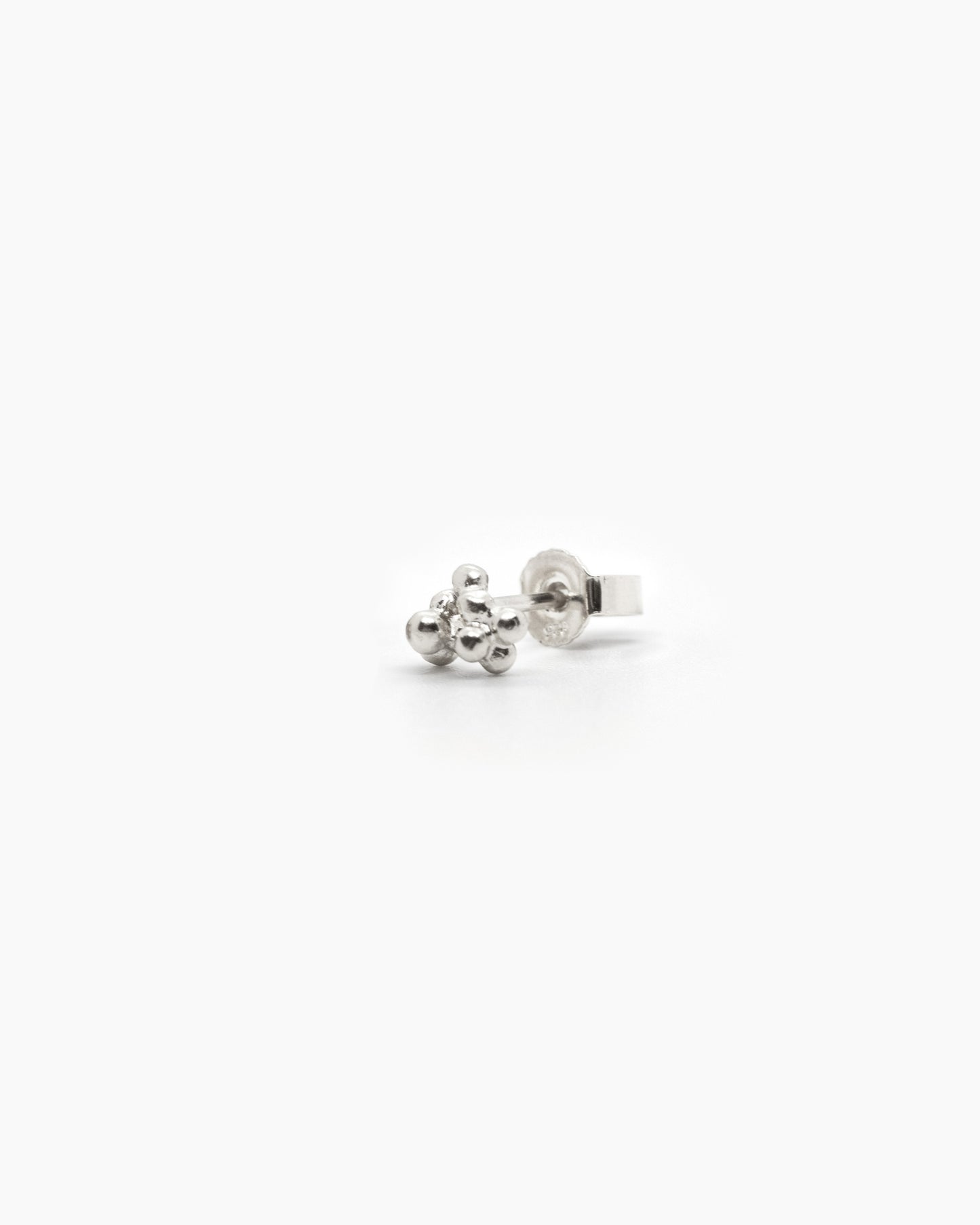 Mini earstuds Kaviar Silver